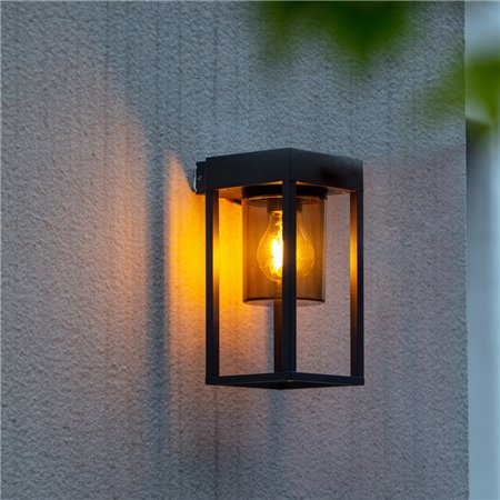 Spoljna zidna lampa sa jednom E27 sijalicom